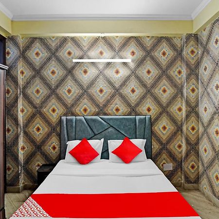 Hotel O Park View Noida Kültér fotó